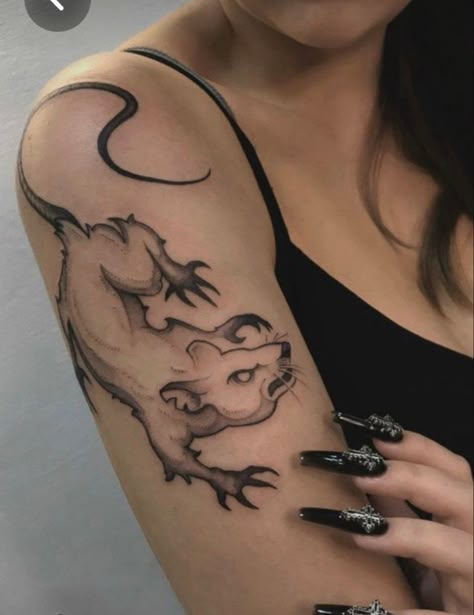 Dark Animals Tattoo, Black Rat Tattoo, Rat Skeleton Tattoo, Rat Skull Tattoo, Rat Tattoo Blackwork, Rat King Art, Rat King Tattoo, Rat Tattoo Design, Stile Pin Up