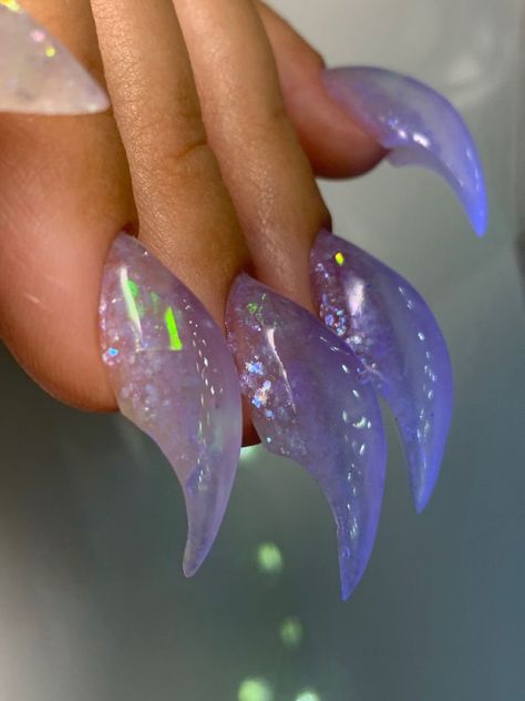 Claws Cat Claw Nails Stilettos, Eagle Claw Nails, Claw Like Nails, Raptor Claw Nails, Cat Claws Nails, Raptor Nails, Acrylic Claw Nails, Cat Claw Acrylic Nails, Claw Acrylic Nails