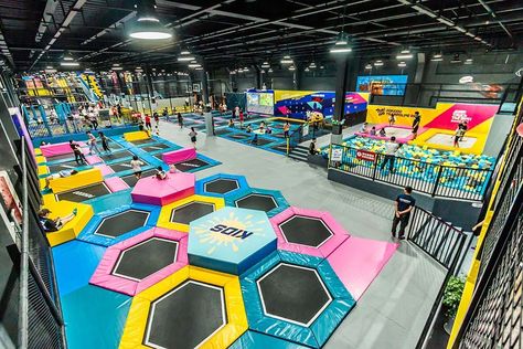 Hangzhou Pokiddo Trampoline Park Free Jump Zone Fun Zone, Indoor Park, Preppy Trampoline Park, Trampoline Park Aesthetic, Trampoline Jumping, Jumping Trampoline, Neon Trampoline Park, Fun Park, Jump Park