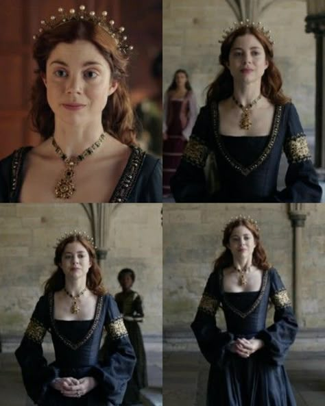 The Spanish Princess Dresses, Medieval Gowns Royals, Tudor Dress Princesses, Charlotte Hope, Spanish Outfits, Tudor Dress, The Spanish Princess, Royalty Dress, Tudor Costumes