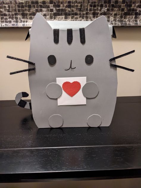 Pusheen Valentines, Cool Valentine Boxes, Unique Valentine Box Ideas, Girls Valentines Boxes, Valentines Day Boxes, Valentines Box Ideas, Diy Valentines Box, Valentine Boxes For School, Valentine's Boxes