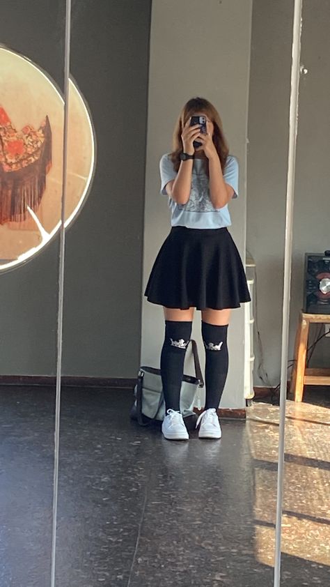 Ultra Mini Skirt Outfit, No Face Selfie Ideas, Mirror Selfie No Face, Face Selfie Ideas, No Face Selfie, Ultra Mini Skirt, Selfies Ideas, Face Selfie, Mini Rock