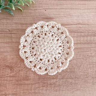 Crocheting Cardigan, Flower Coaster Pattern, Crochet Coasters Free Pattern, Flower Coaster, Crochet Mat, Coaster Pattern, Crochet Placemats, Dishcloth Crochet Pattern, Crochet Coaster Pattern