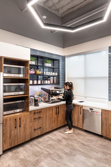 Toyota Research Institute Offices - Los Altos | Office Snapshots Break Room Design, Break Room Decor, Office Kitchenette, Staff Lounge, Small Kitchenette, Office Break Room, Office Pantry, Industrial Office Design, Office Design Inspiration