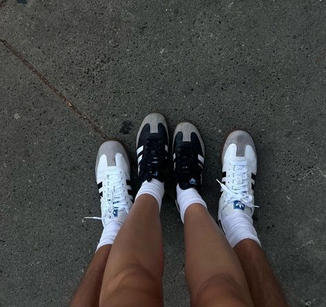 valenciiaa | tumblr Quoi Porter, Skandinavian Fashion, 사진 촬영 포즈, My Kind Of Love, The Love Club, Shoe Inspo, Dream Shoes, Couple Aesthetic, Adidas Samba