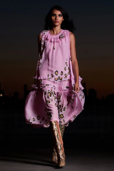 Cynthia Rowley Spring 2025 Ready-to-Wear Collection | Vogue Spring 2025, Film Strip, Runway Looks, Vogue Runway, Cynthia Rowley, Fashion Inspiration, Fashion Show, Ready To Wear, Style Inspiration