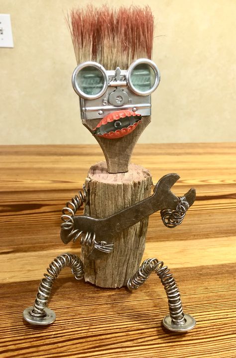 Recycled Sculpture Ideas, Found Objects Art, Found Object Art Assemblages, Junk Metal Art, Driftwood Art Sculpture, Recycle Sculpture, Assemblage Art Dolls, Recycled Metal Art, Robot Sculpture