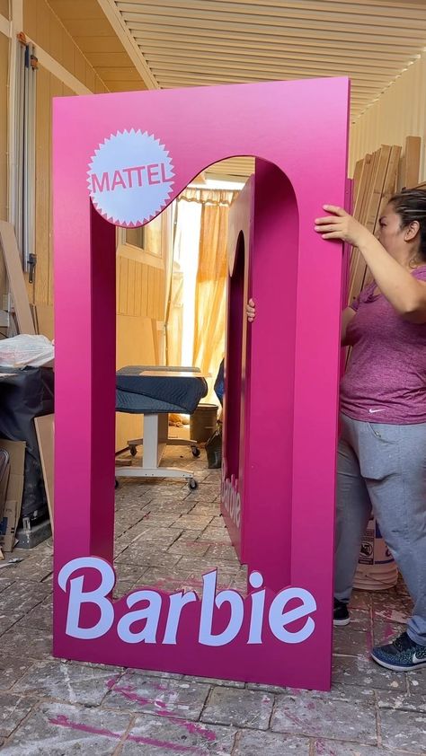 Trunk Or Treat Ideas Barbie, Barbie Dream House Trunk Or Treat, Barbie Backdrop Ideas, Barbie Garland, Barbie Backdrop Birthday Party Ideas, Barbie Trunk Or Treat Ideas, Barbie Party Backdrop, Barbie Baby Shower Ideas, Barbie Balloon Garland