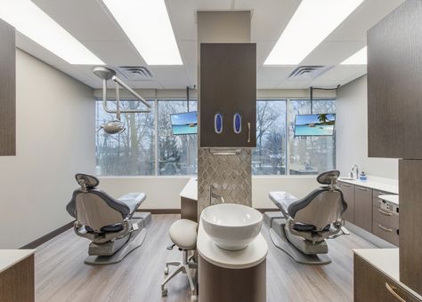 Wilmette 2 Beautiful Dental Offices, Dental Operatory Design, Dental Operatory, Clinic Aesthetic, Dentist Office Design Interiors, Dental Office Architecture, Pediatric Dental Office, Dentist Office Design, Apex Design