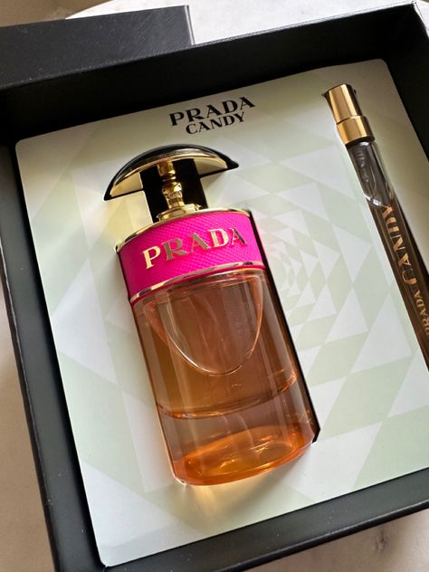 Prada Candy Perfume Aesthetic, Candy Prada, Prada Candy Perfume, Candy Perfume, Victoria's Secret Perfume, Best Perfume For Men, Expensive Perfume, Prada Candy, Luxury Perfumes