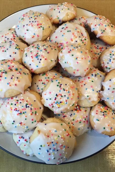 Italian Anisette Cookies, Anisette Cookies, Recipe With Ricotta, Italian Anise Cookies, Ricotta Cookies Recipe, Italian Ricotta Cookies, Pizza Dessert, Anise Cookies, Bread Booze Bacon