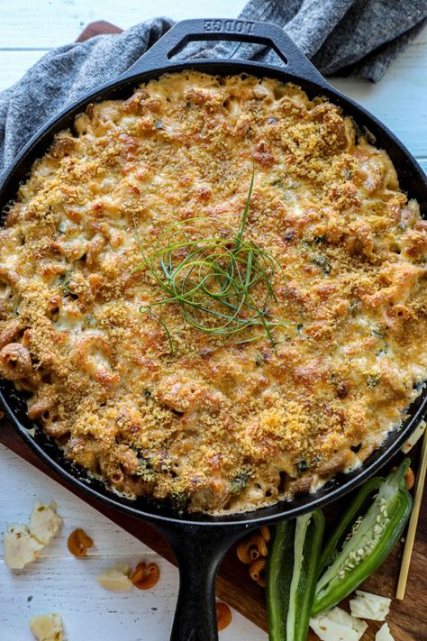 Smoked Mac and Cheese Southern Thanksgiving Food, Thanksgiving Food Recipes, Smoked Mac N Cheese Recipe, Southern Thanksgiving Recipes, Smoked Mac And Cheese, Delicious Side Dishes, Classic Mac And Cheese, Southern Thanksgiving, Macaroni N Cheese Recipe