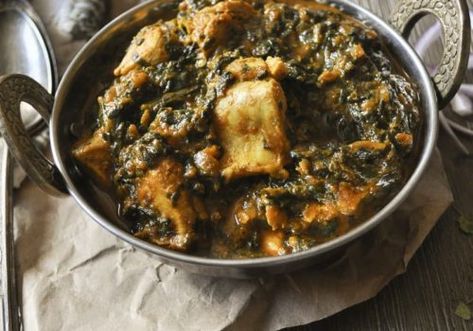 Chicken Saag Recipe, Saag Chicken, Chicken Saag, Methi Chicken, Palak Chicken, Saag Recipe, Cooking Spinach, Cheesecake Recipes Classic, Spinach Curry