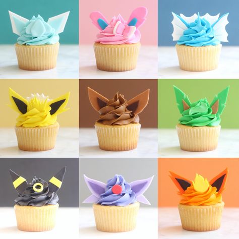 Evee cupcakes Transport Cupcakes, Cupcakes Pokemon, Pokemon Cupcakes, Pokemon Themed Party, Pokemon Birthday Cake, Birthday Cake Design, Anime Cake, Pokemon Cake, Pokemon Birthday Party