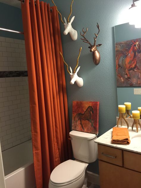 Rustic Orange Bathroom, Burnt Orange Bathroom Ideas Decor, Orange And Blue Bathroom Ideas, Navy Blue And Orange Bathroom, Teal And Orange Bathroom, Rust Bathroom Ideas, Blue Orange Bathroom, Burnt Orange Bathroom Ideas, Blue And Orange Bathroom