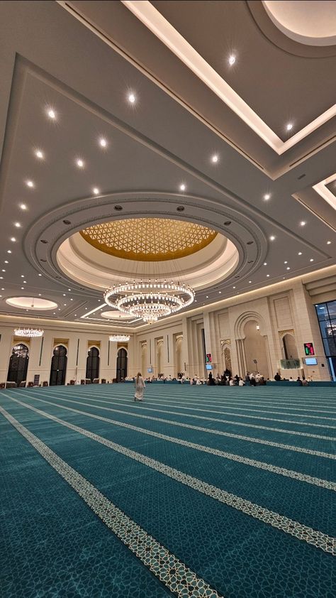 Wallpaper Mosque, Masjid Interior, Mosque Aesthetic, Mosque Design Islamic Architecture, Islamic Mosque, Mekka Islam, Close Calls, Mosque Design, Dubai Aesthetic