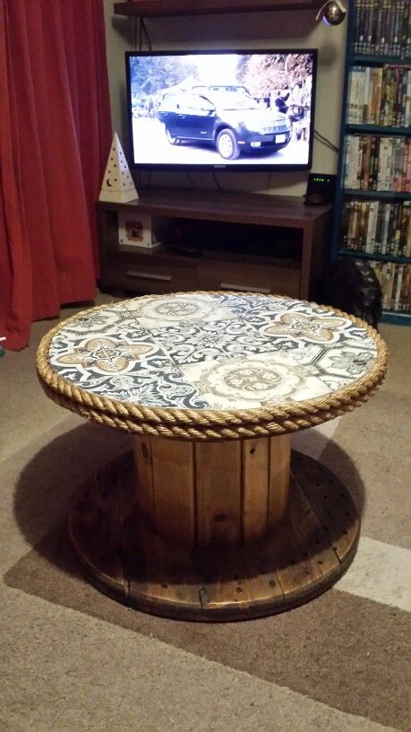 Diy Cable Spool Table, Cable Drum Table, Cable Spool Furniture, Cable Spool Tables, Wooden Spool Tables, Wooden Cable Spools, Wooden Spool Projects, Spool Furniture, Spool Tables