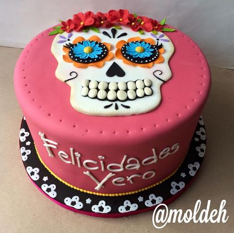 Sugar Skull Birthday, Whole Foods Cake, Sugar Skull Cakes, Skull Cakes, Day Of The Dead Cake, Tattoo Cake, Pasteles Halloween, Gothic Cake, Fiesta Cake