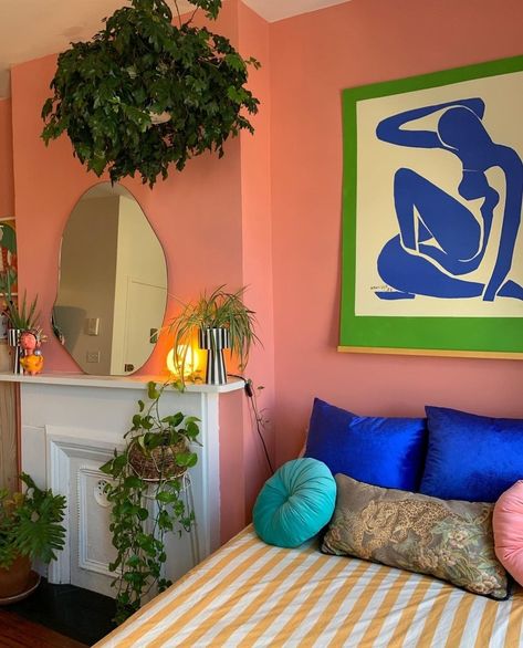 Blue Pink And Orange Bedroom, Pink Orange Blue Bedroom, Blue And Coral Bedroom, Cobalt Blue Bedrooms, Peach Pantone, Coral Bedroom, Kid Bedrooms, Mini Apartments, Colorful Room