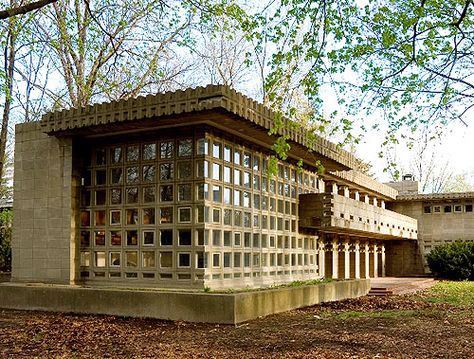 Office Space Apartment, Usonian Style, Residence Architecture, Frank Lloyd Wright Architecture, Frank Lloyd Wright Design, Frank Lloyd Wright Homes, Brutalism Architecture, Building A Home, Brutalist Architecture