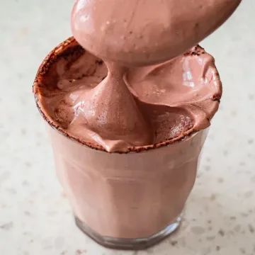 The Easiest Cottage Cheese Chocolate Pudding Recipe Cottage Cheese Chocolate Pudding, Cottage Cheese Chocolate, Cottage Cheese Dessert Recipes, Cottage Cheese Recipes Healthy, Cottage Cheese Desserts, Chocolate Pudding Recipe, Protein Dessert, Cheese Pudding, Chocolate Pudding Recipes