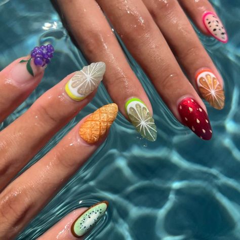 31 Cute Fruit Nail Art Designs - Ak Pal Kitchen Fruit Nail Designs, Fruit Nails, Lemon Nails, Pink Summer Nails, Fruit Nail Art, Beachy Nails, London Nails, Night Beauty, Summery Nails