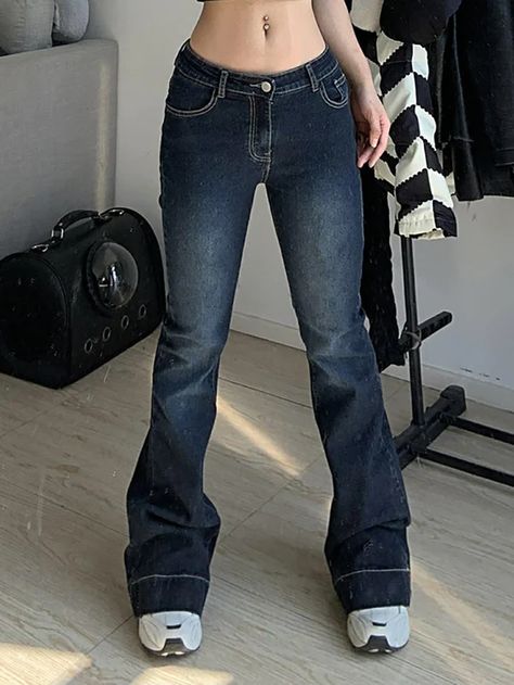 ⚡️Buy 2000s Outfits online at AnotherChill.com. Check Price and Shop Online. ✓Free Shipping with $69+ Y2K outfits with excellent quality and fast delivery Low Waist Flare Jeans, Low Waisted Pants, Jeans Online Store, Mama Jeans, Punk Looks, Denim Outfits, Low Rise Flare Jeans, Jeans Mom, Jeans Casual