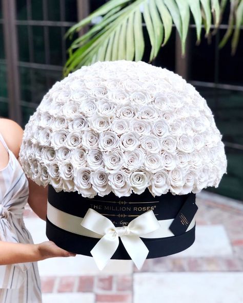 Shop this Instagram from @the.million.roses.us Rose Flower Decoration, Valentines Day Roses, The Million Roses, Infinity Roses, Roses Decor, Million Roses, Basket Flower Arrangements, Nanning, Yunnan China