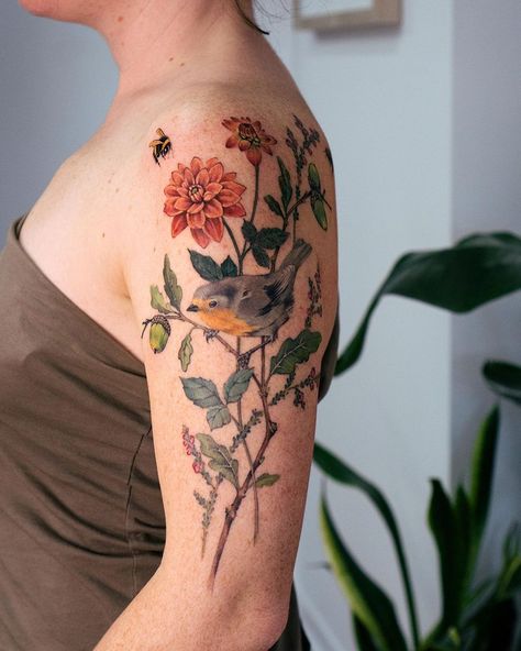 Ola | tattoo artist on Instagram: “Flowers and robin bird for Michelle, thanks for coming from Toronto! The bottom part and the bird are healed. Done with @emalla.official…” Robin Bird Tattoos, Bird Tattoos Arm, Robin Tattoo, Tattoo Instagram, Instagram Flowers, Bird Tattoo, Robin Bird, Flower Bird, Thanks For Coming