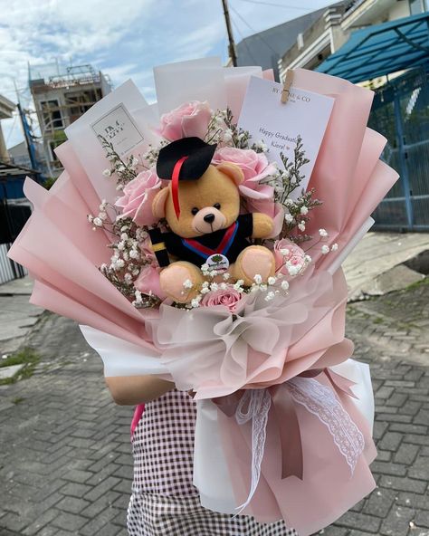 Convocation Flower Bouquet, Buket Wisuda Aesthetic, Convo Bouquet, Buket Graduation, Bucket Wisuda, Bouquet Graduation, Graduation Bouquet, Valentines Gift Box, Happy Graduation