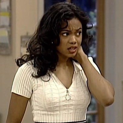 Ashley Banks Outfits 90s, Ashley Banks Outfits, Black 90s Fashion, Tatyana Ali, Style Année 80, Ashley Banks, Looks Hip Hop, 90s Inspired Outfits, Prince Of Bel Air