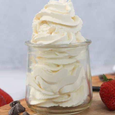 Desserts With Whipping Cream, Whole Lotta Yum, Keto Whipped Cream, Whipped Cream Desserts, Recipes With Whipping Cream, Keto Candy, Keto Christmas, Keto Sweets, Keto Ice Cream