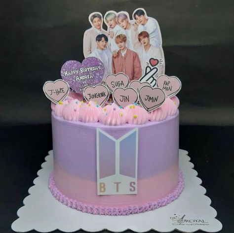 Bts Printable Cake Topper, Bts Cake Design Purple, Bts Cake Topper Printable, Kpop Cake Design, Bts Cake Birthday Ideas, Bts Inspired Cake, Bts Cake Simple, Bts Cake Design, Bts Cake Ideas