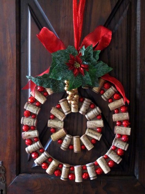 Cork Wreaths, Ceremony Favors, Cork Crafts Christmas, Cork Christmas Trees, Wine Cork Wreath, Diy Cork, Wine Cork Diy Crafts, Wine Cork Projects, Wine Cork Ornaments