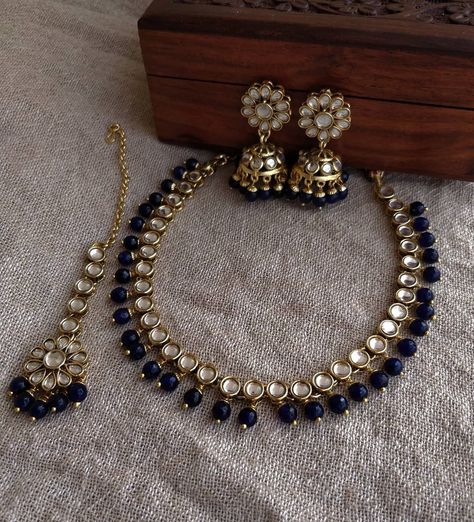 Indian Wedding Jewelry Sets, Kundan Jewellery Set, Indian Jewelry Earrings, Indian Bridal Jewelry Sets, Antique Jewellery Designs, Jewelry Set Design, Diamond Necklace Designs, Fancy Jewellery Designs, Bridal Accessories Jewelry