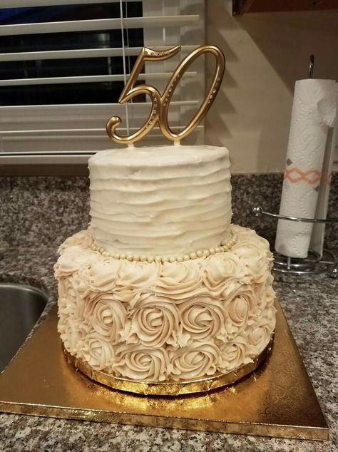 Gold Anniversary Cake, 50th Birthday Party Centerpieces, 40th Wedding Anniversary Cake, 50th Birthday Cake For Women, Golden Wedding Anniversary Cake, Anniversary Dessert, Anniversary Reception, 50th Year Wedding Anniversary, 50th Wedding Anniversary Decorations