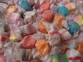 Taffy Pulling, Taffy Recipe, Taffy Candy, Salt Water Taffy, Chewy Candy, How Many Kids, Dinner Is Served, Kids' Crafts, Honey Colour