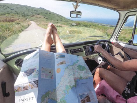 Girls Roadtrip, Best Friend Bucket List, Trip Snacks, Trip Outfit, Friends Adventures, Eden Project, Road Trip Adventure, Summer Plans, Summer Road Trip