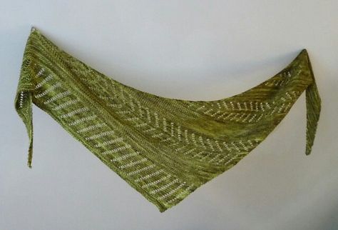 Wendy's fern shawl Free Knit Shawl Patterns, Shawlette Pattern, Lace Shawl Pattern, Fern Pattern, Lace Weight Yarn, Lace Knitting Patterns, Knitting Blogs, Shawl Knitting Patterns, Shawl Patterns