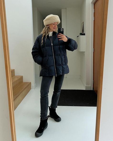 8 Small Trends That Will Make Your 2024 Outfits Feel So Much Fresher Anouk Yve, Pop Socks, Trending Hats, Knitwear Trends, Outerwear Trends, 2024 Outfits, Coat Trends, Winter Outerwear, Denim Maxi Skirt