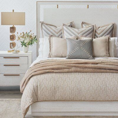 White And Ivory Bedroom Ideas, Eastern Accents Bedding, Modern Bedding Set Ideas, Decorative Bed Pillows Ideas, Cream And White Bedding, White And Cream Bedding, Cream Bedding Ideas, Taupe Bedding Ideas, Bedding Ideas Master