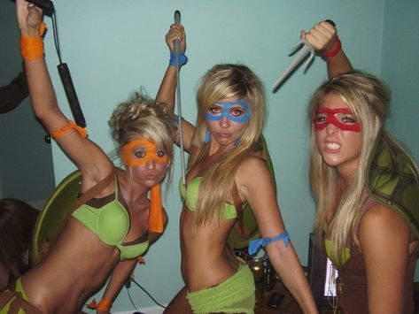 Teen Age Mutant Ninja Turtles Cosplay Teenage Mutant Ninja Turtles Halloween, Teenage Mutant Ninja Turtles Halloween Costume, Girl Ninja Turtle, Teenage Mutant Ninja Turtles Costume, Ninja Turtles Costume, Best Costume Ever, Ninja Turtle Costume, Turtle Costumes, Ninja Girl