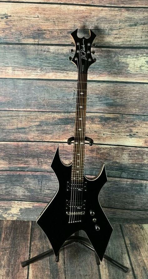 Unique guitars Goth Electric Guitar, Warlock Guitar, Bc Rich Warlock, Guitar Unique, Bc Rich Guitars, Electronic Guitar, Aesthetic Guitar, E Guitar, Guitar Aesthetic