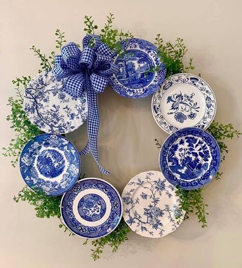 Blue And White Wall Plates, Vintage China Crafts, Kitty Bartholomew, Plate Art Wall Decorating Ideas, Plate Wreaths, Williamsburg Decor, Blue Willow Decor, Snow Cottage, Plate Wreath