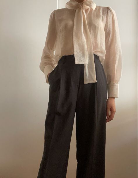 Sheer Blouse Outfit Classy, Pants And Blouse Outfit Classy, Aesthetic Professional Outfits, Blouse Outfit Classy, Classy Outfits Aesthetic, Women Blouses Fashion Classy, Sheer Blouse Outfit, Professional Outfits Women Classy, Professional Attire For Women