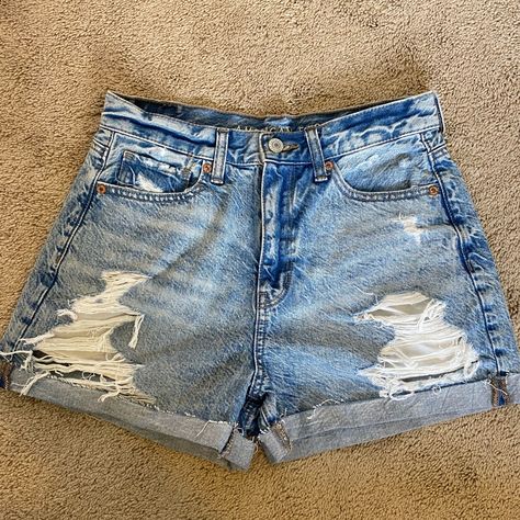 Nwt! American Eagle Size 2 Casual Country Outfits, American Eagle Outfits, Denim Jeans Ripped, Ripped Jean Shorts, Outfit Inspo Summer, Mom Jeans Shorts, Ripped Denim Shorts, Casual Preppy Outfits, American Eagle Shorts