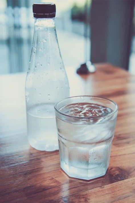 Cool Water Trick: You can fake the experience of air conditioning by putting a glass or bowl of ice water in front of the fan, then situating yourself right in front of the breeze. Find out more tips to keep your home cool during summertime. Glass Of Ice Water, Ideal Breakfast, Iced Water, Ice Cold Water, Chill Drinks, Summer Foods, Water Aesthetic, Water Ice, Clear Ice