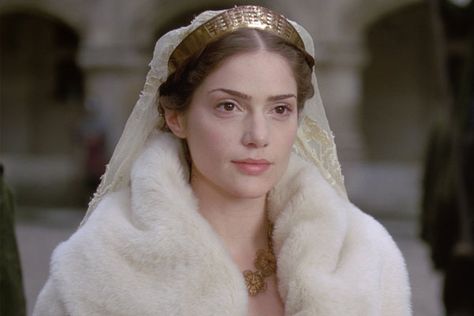 Princess Mithian - Merlin (Janet Montgomery) Princess Mithian, Mary Sibley, Janet Montgomery, Merlin Series, Merlin Fandom, Hans Christian Anderson, British Tv Series, Rainbow Aesthetic, Movie Costumes