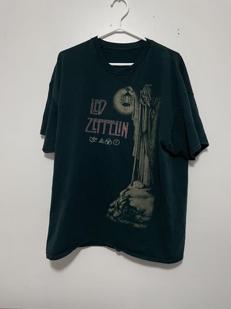 Black Band T Shirt Outfit, Led Zepplin Tshirt Outfit, Led Zeppelin Outfit Aesthetic, Led Zeppelin Tshirt, Led Zeppelin Tee, Led Zeppelin Shirt, Led Zeppelin T Shirt, Grunge Fits, Spn Dr