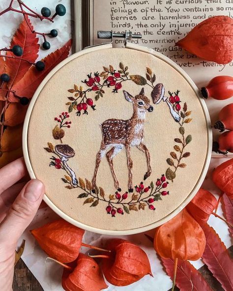 Deer Embroidery, Autumn Embroidery, October Baby, Animal Embroidery Designs, Hand Embroidery Projects, Thread Painting, Animal Embroidery, Yarn Ball, Baby Deer